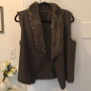 Suede/faux fur vest